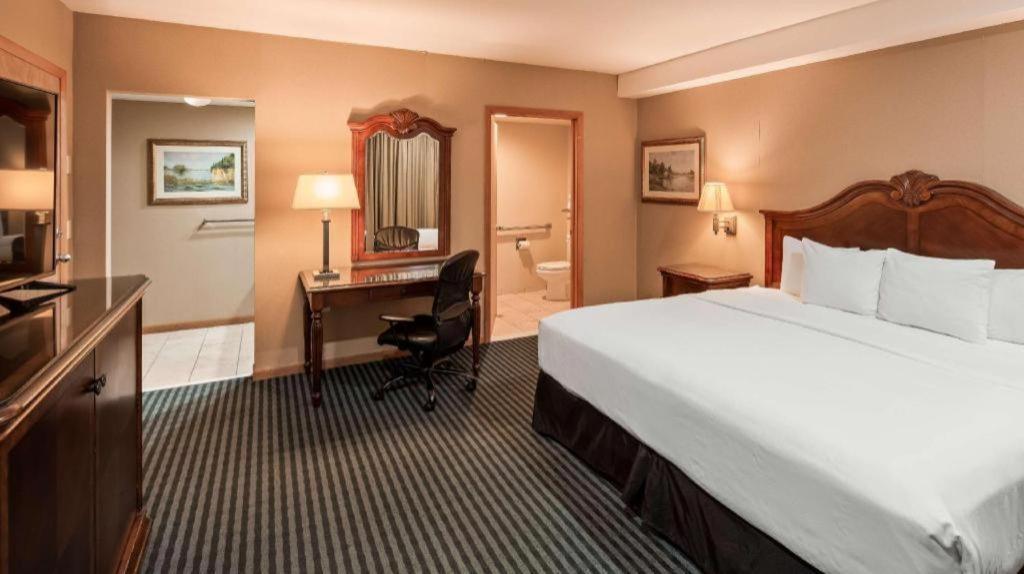 Best Western River Terrace Cheboygan Eksteriør bilde