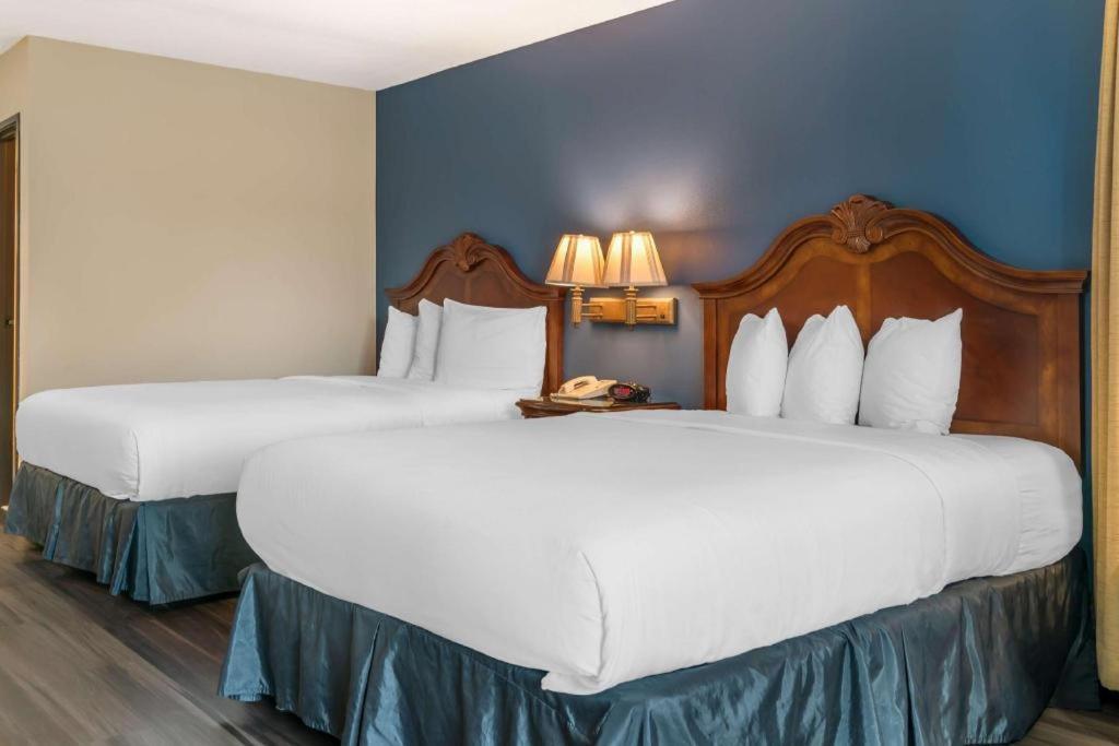 Best Western River Terrace Cheboygan Eksteriør bilde